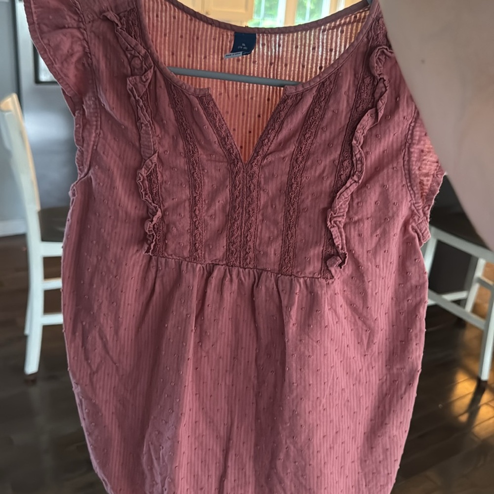 Old navy Ruffled Pink Top - Picture 4 of 5